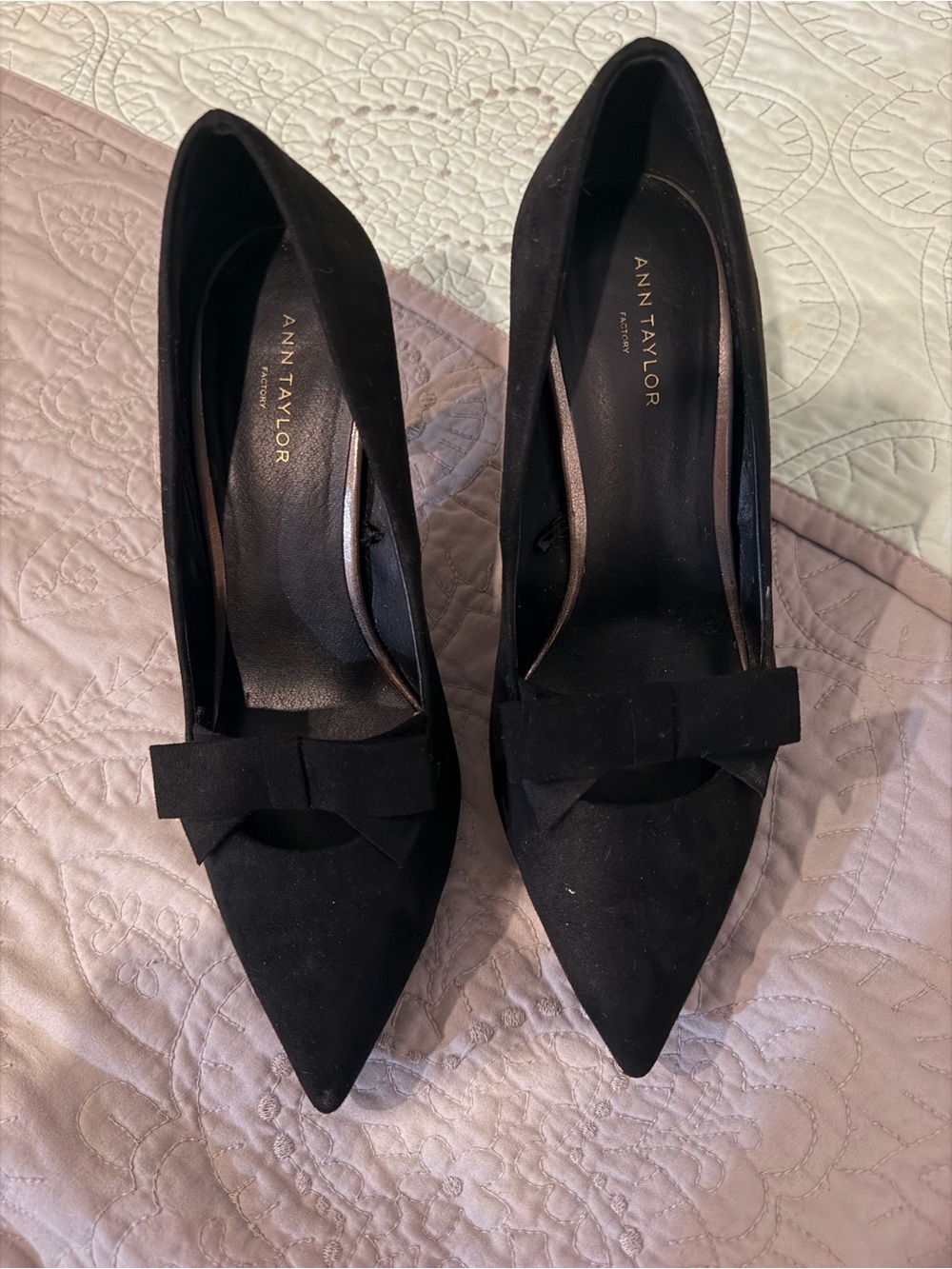 Ann Taylor Black Pointed-Toe Bow Pumps — Suede Finish